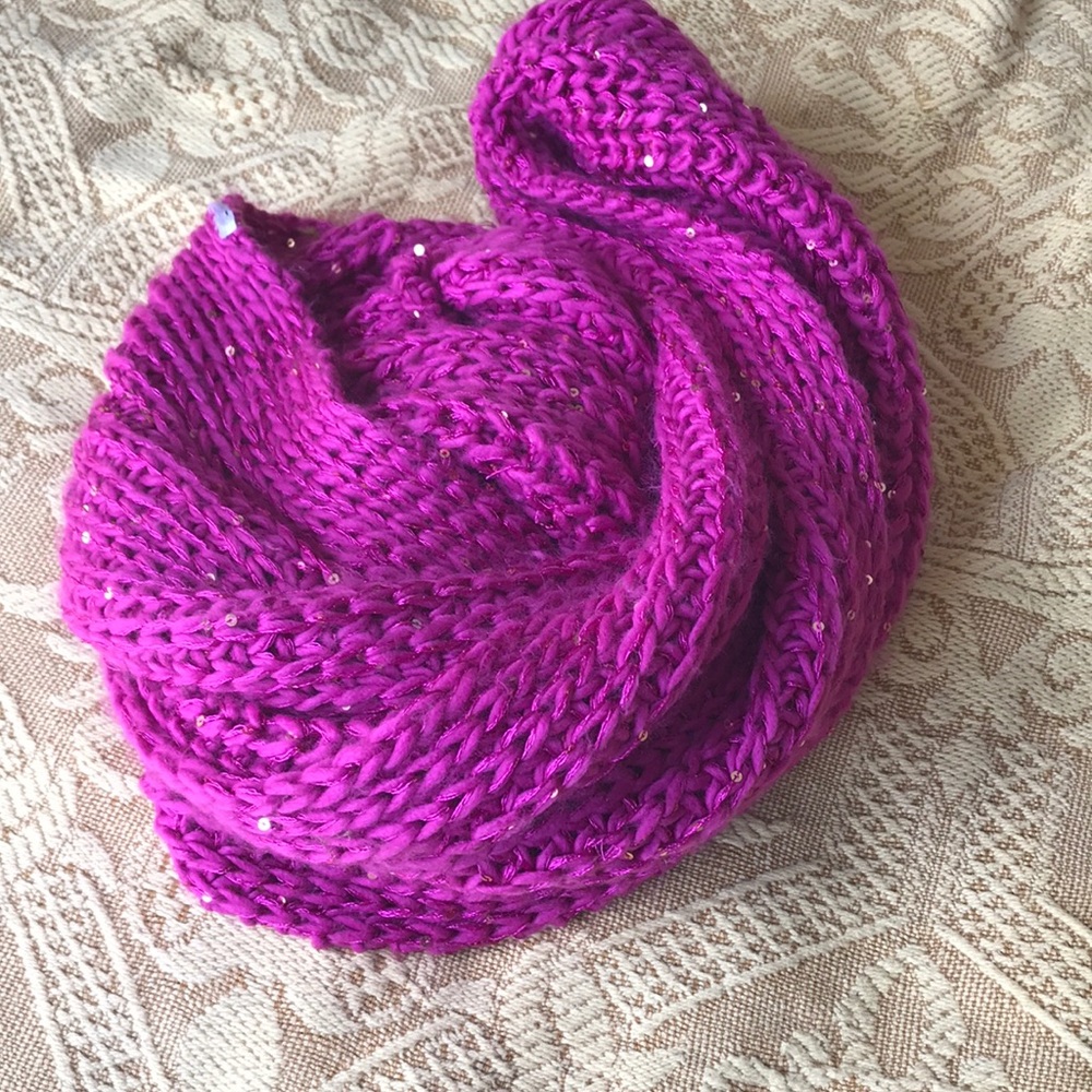 Women’s scarf